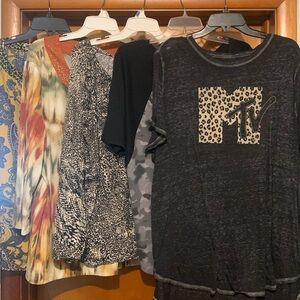 It’s bundle time! 5pc Various Size 1X Tops